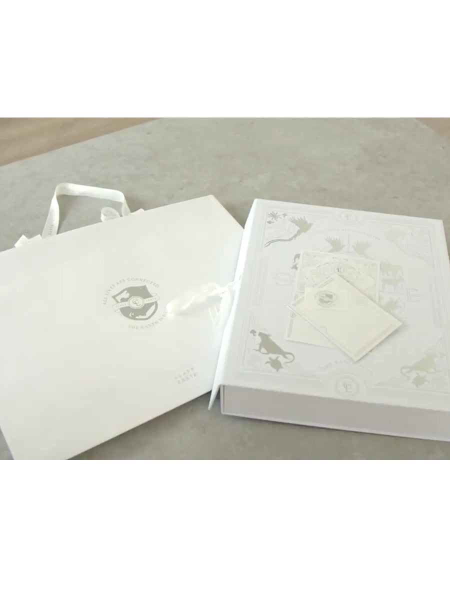 【Kids】Emblem of Endangered Species Embroidered T-shirt