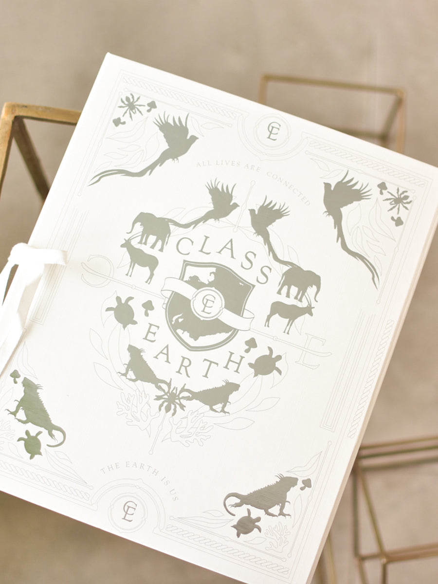 【Kids】Emblem of Endangered Species Embroidered T-shirt
